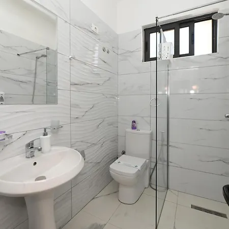 Hotel Fama Shkallnur