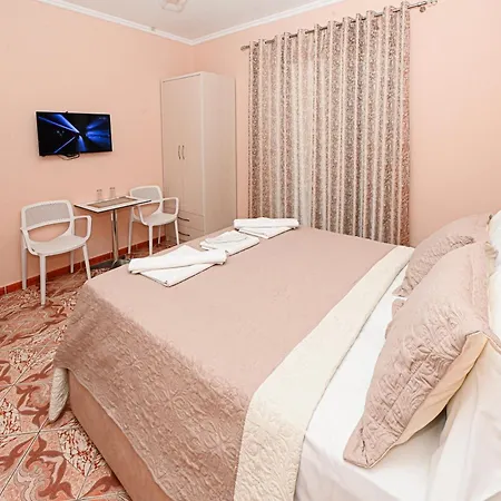 Hotel Fama Shkallnur