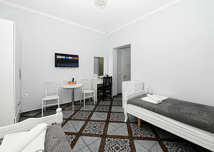 Fama فندق Škalngur